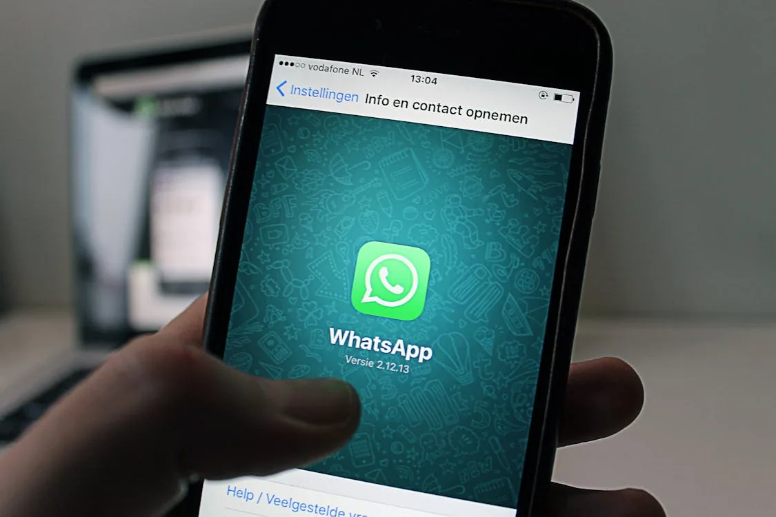 Blog cover: WhatsApp sales strategies